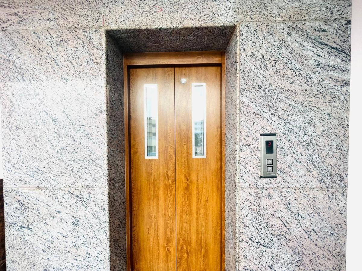 Lsr Service Apartments 蒂鲁帕蒂 外观 照片