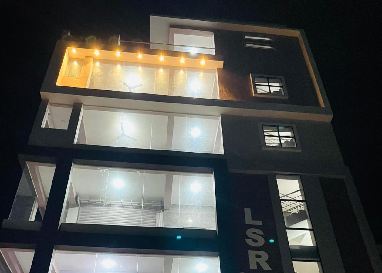 Lsr Service Apartments 蒂鲁帕蒂 外观 照片