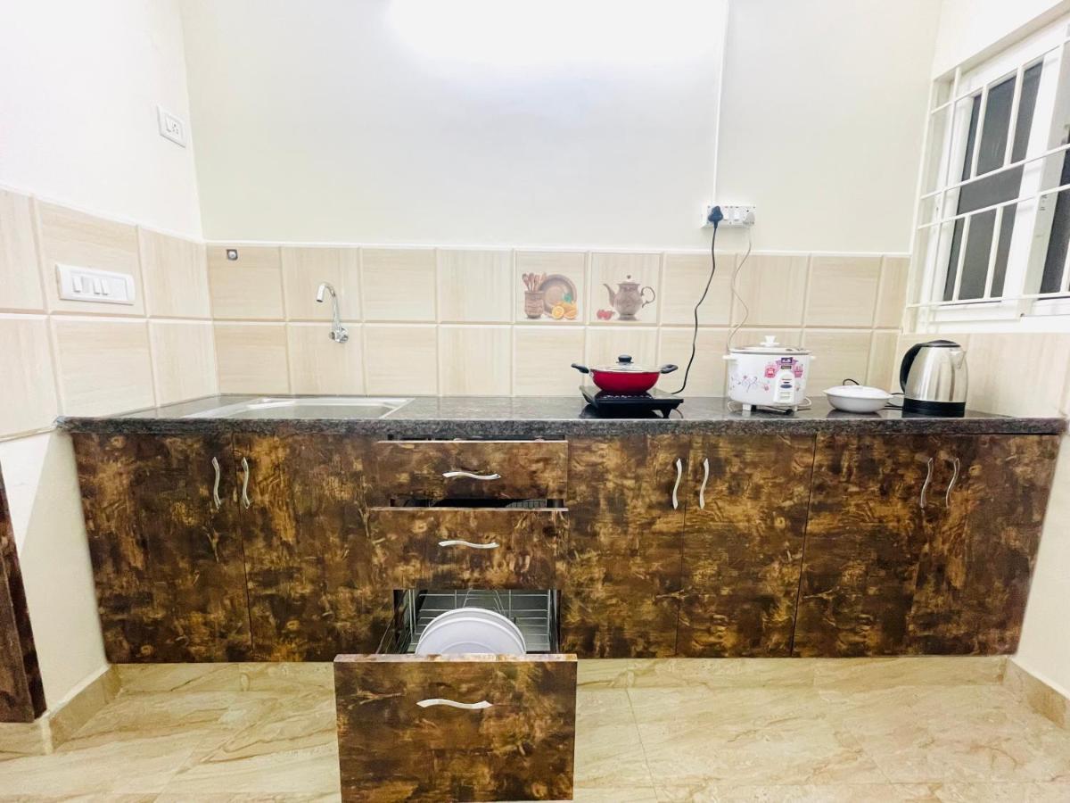 Lsr Service Apartments 蒂鲁帕蒂 外观 照片